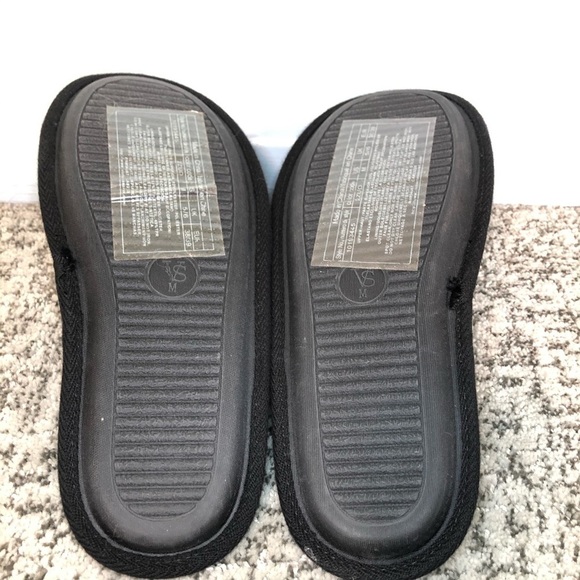 Victoria’s Secret Black Pom Pom Pretty Slippers Size Medium - Picture 5 of 8